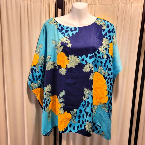 IMAN tunic - Picture 1 of 4